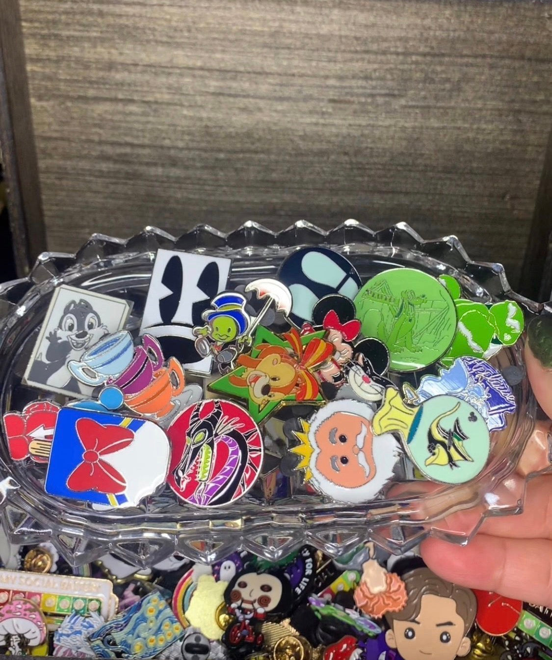 5 piece enamel pin Scoop