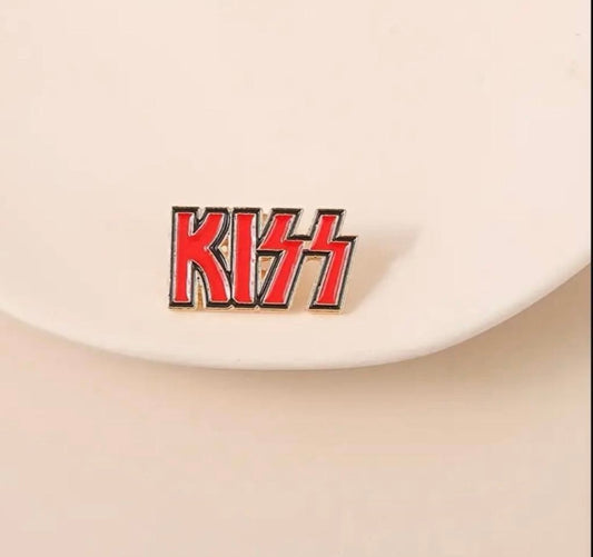 Kiss enamel pin
