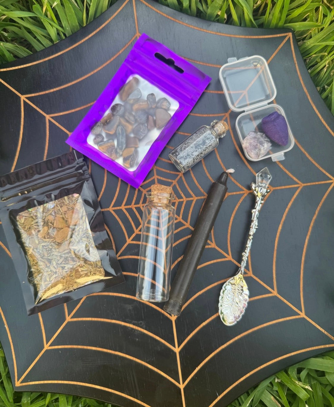 Spell Jar Ritual Kit - Decorative Jar with Ritualistic Features for Love & Protection