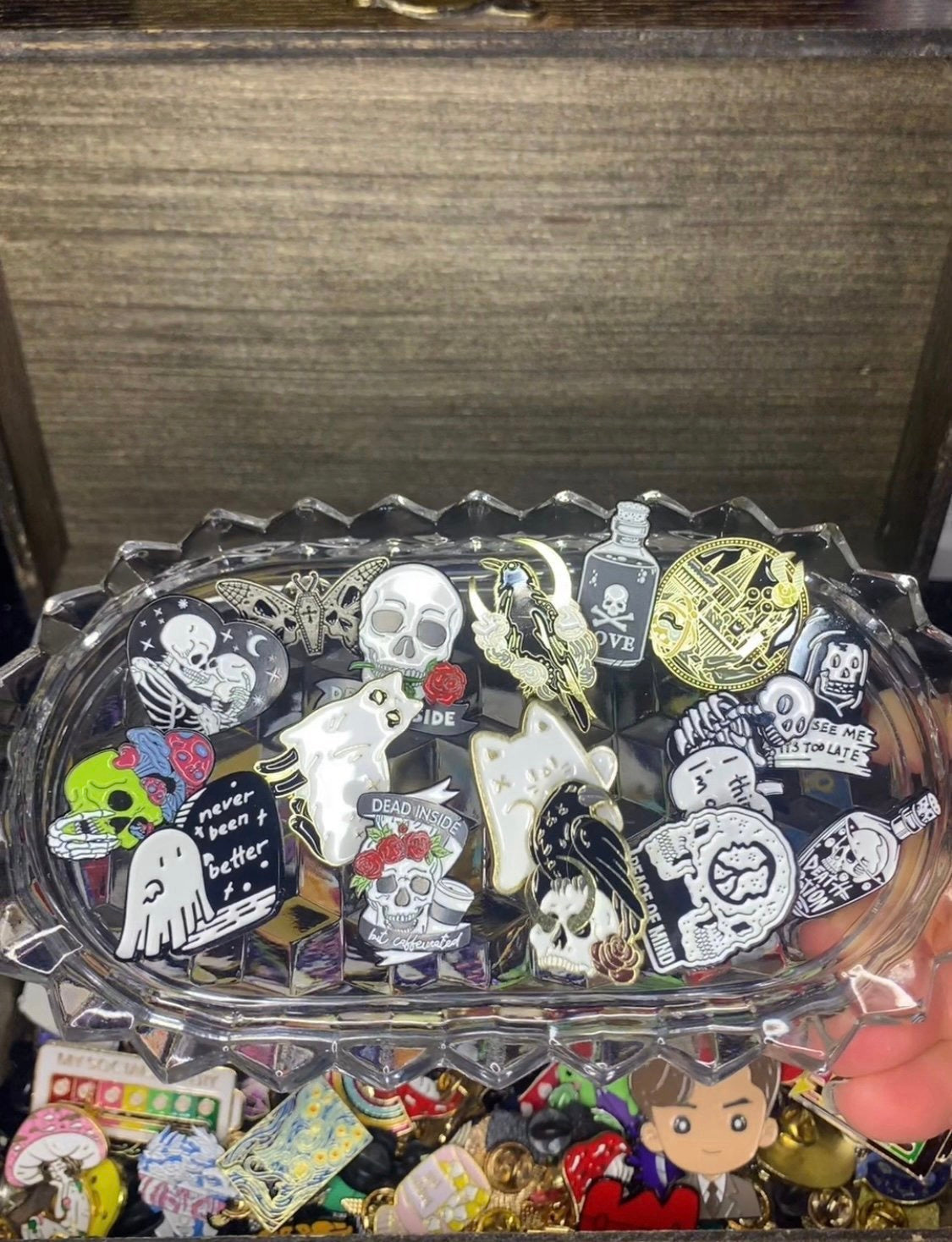 5 piece enamel pin Scoop